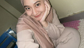 MANCHRITA Hijab Rekam Mandi Sambil Ngocok