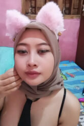 HENI Hijab Nakal Kostum Kelinci BDSM