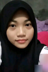 MILAH Hijab Anak Sekolah Maniak Ngocok