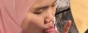 Disepong Pembantu Hijab Lanjut Ngewe