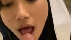 Hijab SPG Kebelet Nyepong Di Tangga