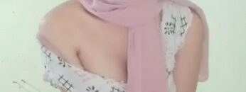 Gadis HIJAB Manis Ketagihan Omek