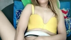 JANICE Nyodok Memek Pakai Pentungan