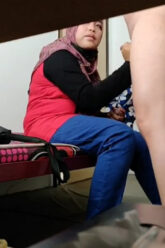 HIJAB Pembokat Doyan Nyepong