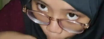 Disepong Kakak Hijab Sampai Crot Banyak