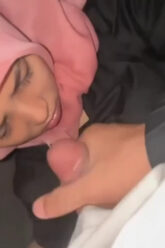 JILBAB Ngewe Di Mobil crot Muka