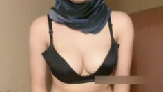 RUKA Hijab Cantik Ngangkang Omek