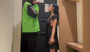 CELVA Menggoyang OJOL