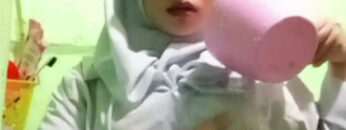 PELAJAR Hijab Horny Di Kamar mandi